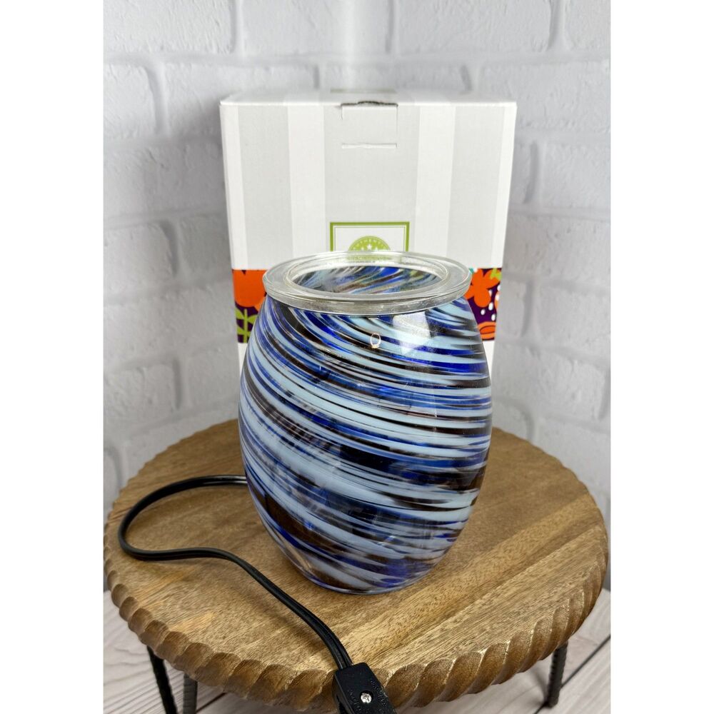 Large Scentsy Blue Twirl Wax Warmer - EUC - Picture 9 of 9